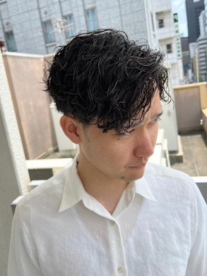 スタイリスト　鈴木