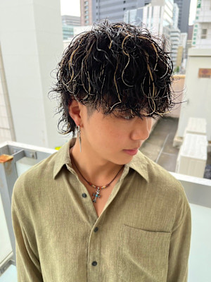 スタイリスト　鈴木