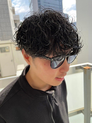 スタイリスト　鈴木