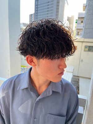 スタイリスト　鈴木