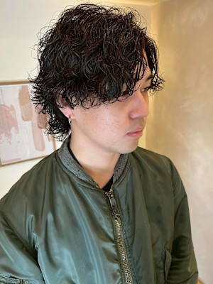 スタイリスト　鈴木
