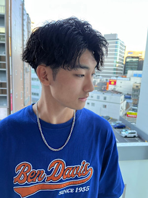 スタイリスト　鈴木