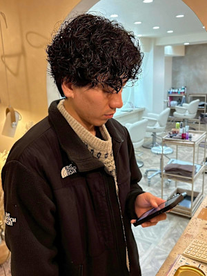 スタイリスト　鈴木