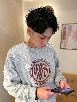 スタイリスト　鈴木