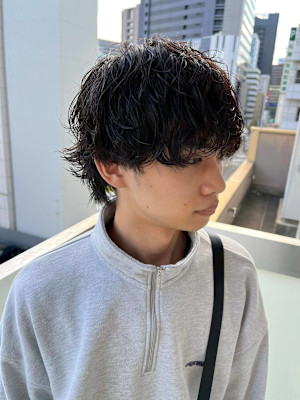 スタイリスト　鈴木