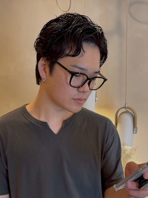 スタイリスト　鈴木