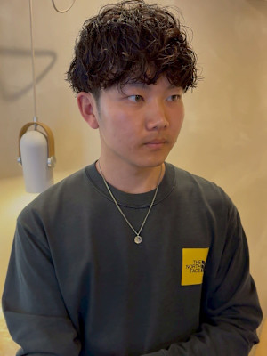 スタイリスト　鈴木