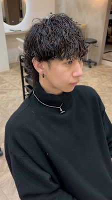 スタイリスト　鈴木