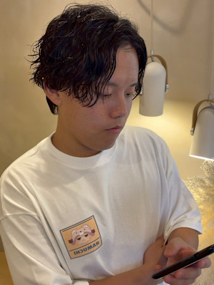スタイリスト　鈴木