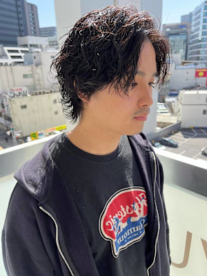 スタイリスト　鈴木