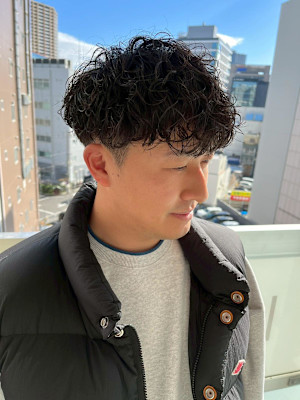 スタイリスト　鈴木