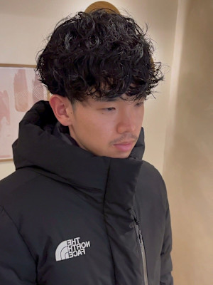 スタイリスト　鈴木