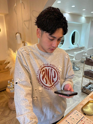 スタイリスト　鈴木