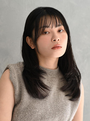 王道レイヤーストレートヘア