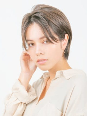 耳掛けハンサムショート