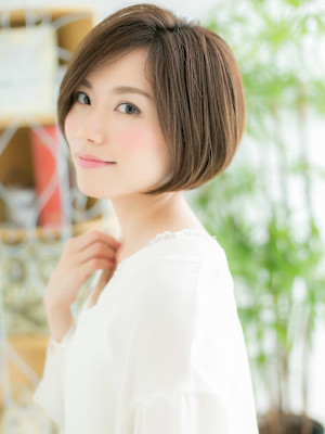 マロンベージュ×マッシュショートe