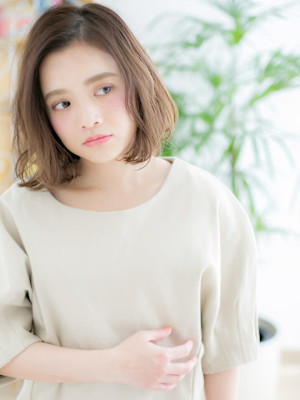 プラチナカラー×大人なかきあげボブ