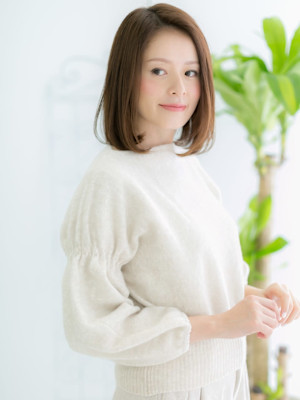ベージュカラーのAラインボブ