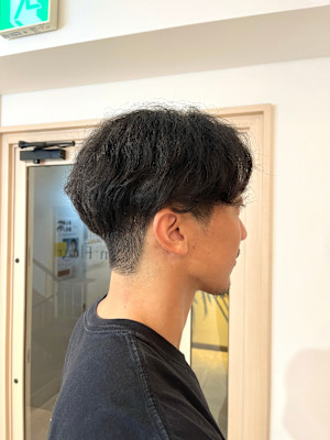 クセを活かした刈り上げマッシュ