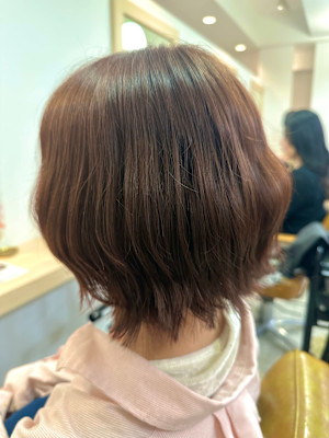 ピンクベージュ×ボブ
