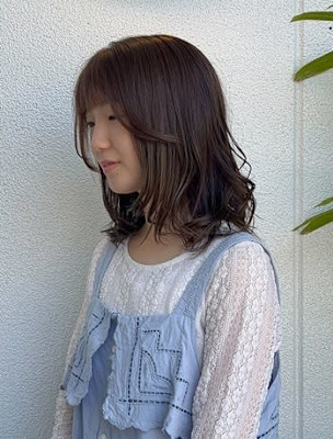 アッシュグレージュくびれミディ10代20代藤枝静岡