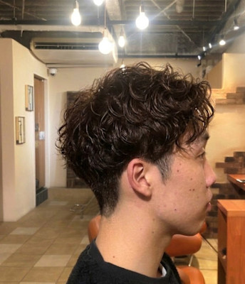 軽やかな動きをプラスする大人のマッシュパーマ【278スタイル