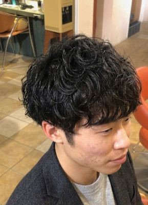 都会的なムードを醸し出す大人マッシュパーマ【279スタイル】