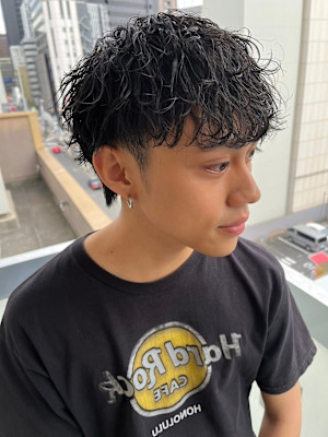 波巻きスパイラルパーマ×センターマッシュ