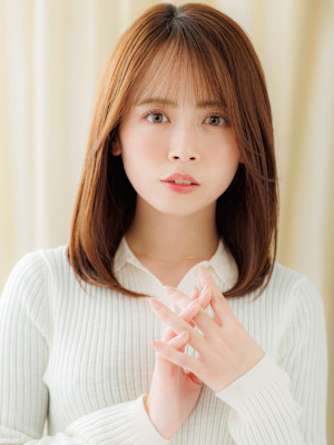 美髪ミルクグレージュブリーチなし艶感ストレート30代40代