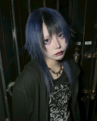 セクションカラー　デザインカラー　ケアブリーチカラー　ウルフ