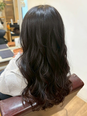ダークブラウン 髪質改善カラー コテ巻き風 艶カラー 20代