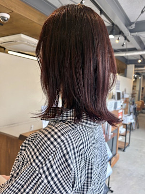 艶感ボルドー×外ハネミディ