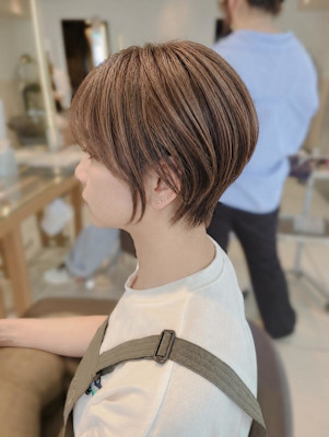 丸みと襟足で作る大人くびれショート