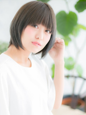 大人ミニボブ×オリーブグレージュ