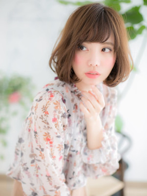 暖色系カラー×大人フェザーボブ