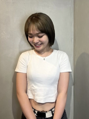 オリーブベージュ