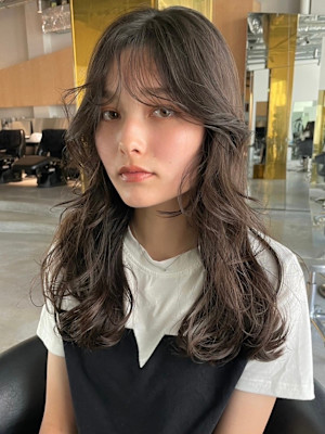 アッシュベージュ × ロングレイヤー 