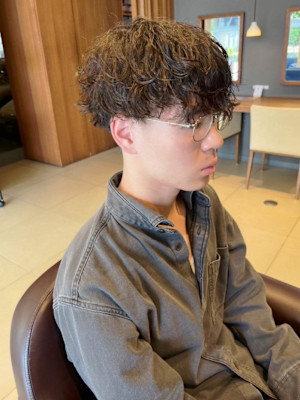 メンズに人気、マッシュパーマ