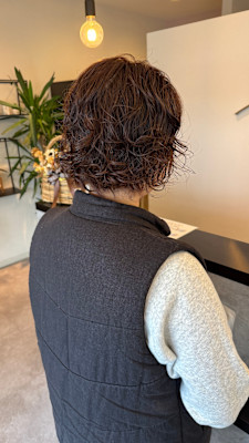 パーマボブスタイルミディアムパーマ大人可愛いコテ巻き風パーマ