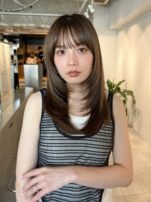 小顔見え顔周りレイヤー×韓国ミディ