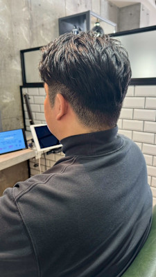 清潔感を引き出す 大人のビジネスショート
