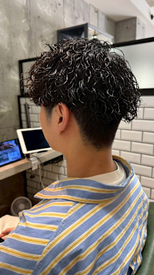 強めツイストスパイラルで魅せる 無造作マッシュ
