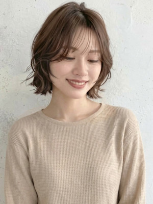 大人かわいい抜け感くびれボブシャギーショート　ゆるふわボブ