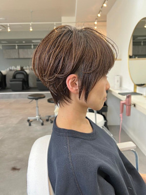　マッシュショートで大人可愛く！　元重