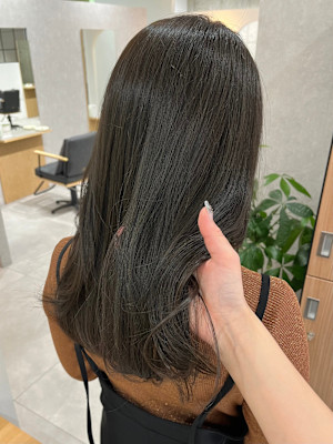 オリーブカラー/赤み消しカラー/20代/30代/40代