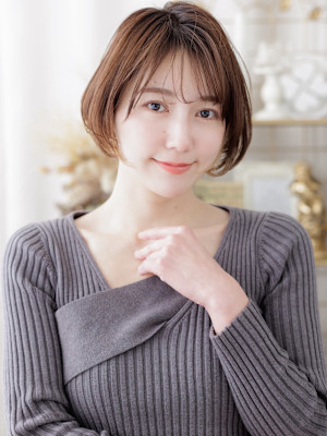 イメチェンブリーチなし小顔前下がりボブショート　ゆるふわボブ