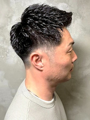 フェードカット アップバング メンズショート ビジネスヘア