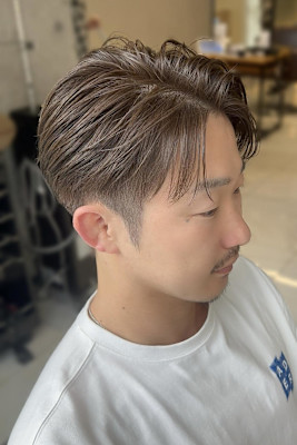 オリーブグレージュ