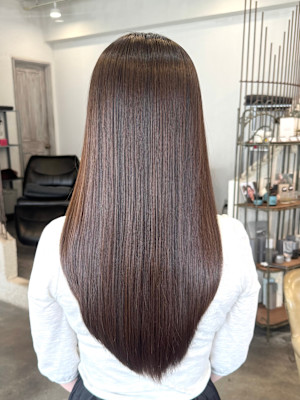 大人女性に人気◎ツヤ髪ストレート