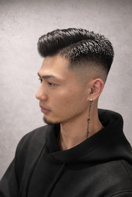 サイドパート × スキンフェードで創る、唯一無二の存在感